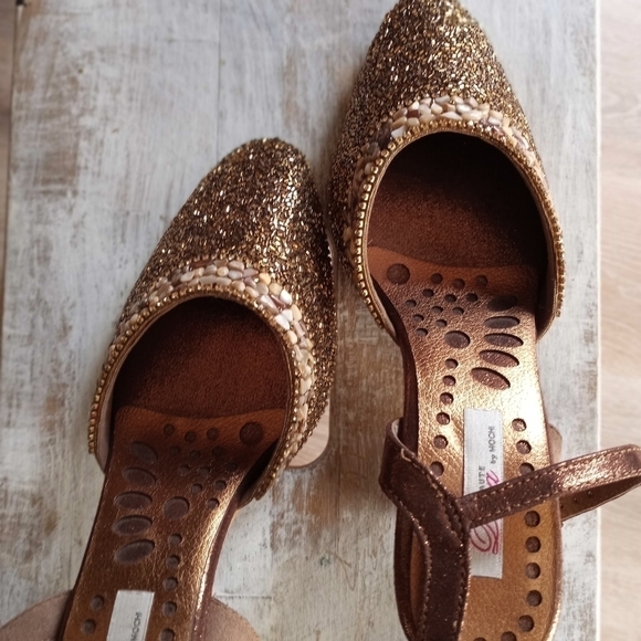 VINTAGE Haute Diva mochi Heels Sandals Slingback Golden Embellished Size 6 Re… - Picture 14 of 16